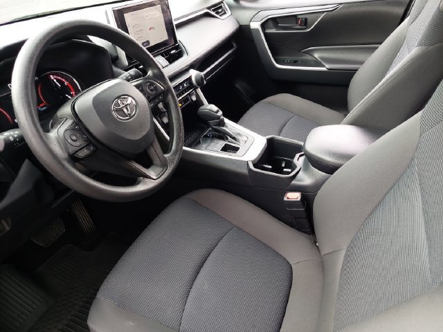 Used 2025 Toyota RAV4 LE AWD/4WD image 9