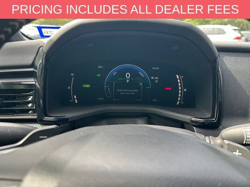 Used 2025 Toyota Camry SE FWD image 11