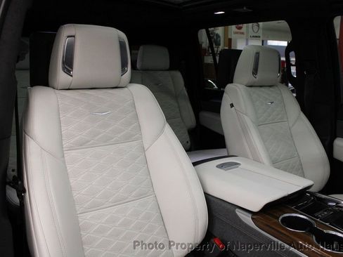 Used 2025 Cadillac Escalade ESV Sport Platinum w/ LPO, ONYX Package image 60