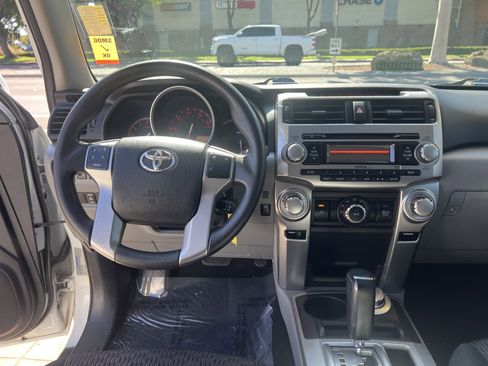 Used 2013 Toyota 4Runner SR5 w/ Convenience Pkg image 18