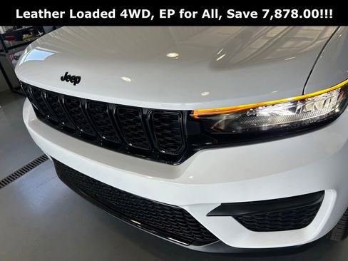 New 2025 Jeep Grand Cherokee Altitude AWD/4WD image 8