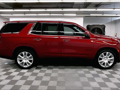 Used 2024 Chevrolet Tahoe High Country AWD/4WD image 15