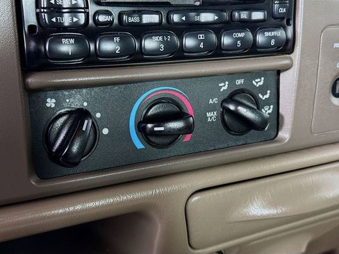 Used 2001 Ford F250 XLT AWD/4WD image 14