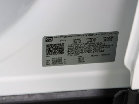 Used 2024 GMC Terrain SLT AWD/4WD image 32