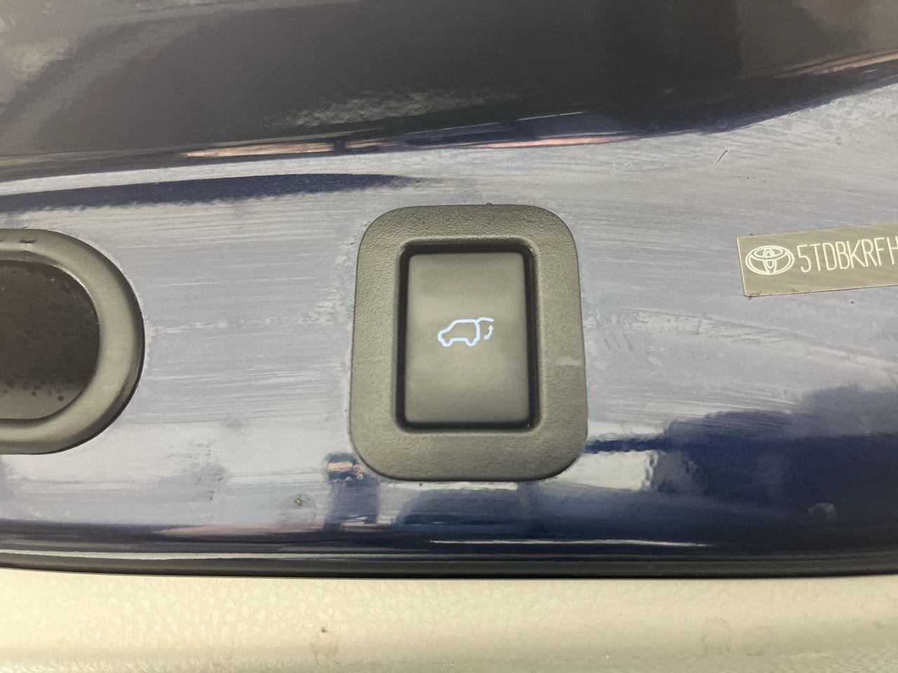 Used 2014 Toyota Highlander Plus AWD/4WD image 26