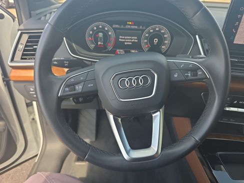 Used 2023 Audi Q5 2.0T Premium Plus w/ Premium Plus Package AWD/4WD image 9
