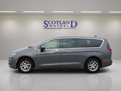Used 2023 Chrysler Pacifica Touring-L
