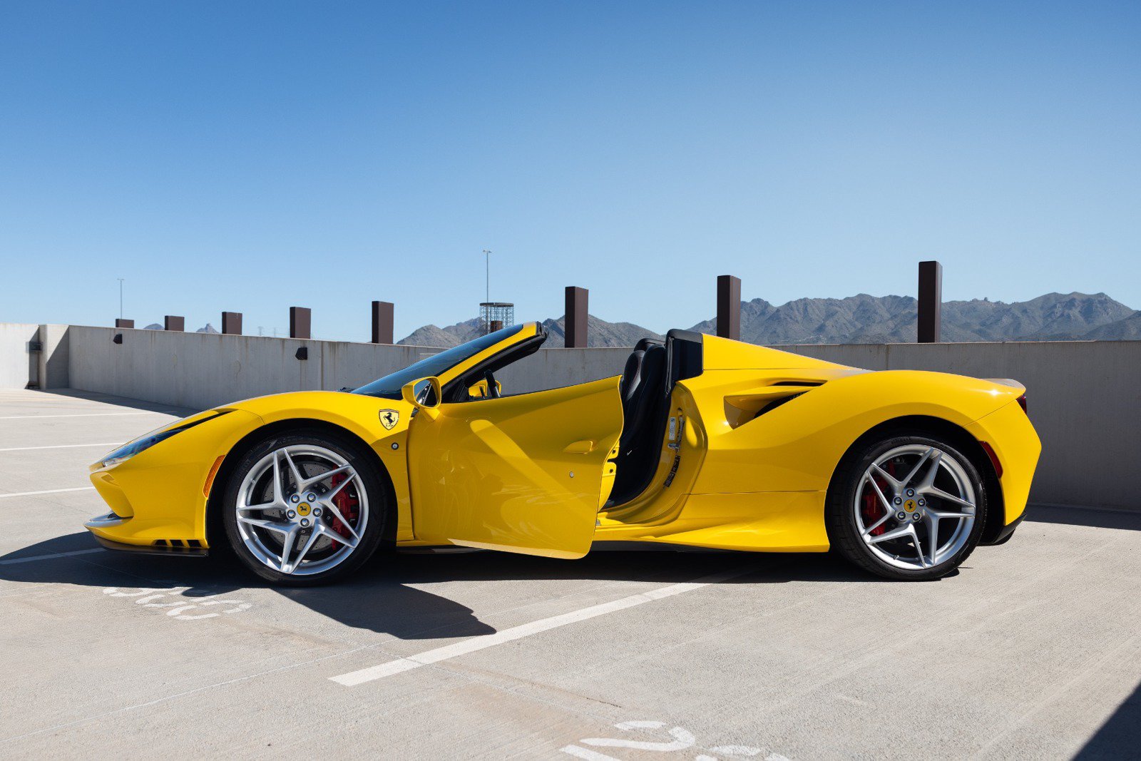Used 2022 Ferrari F8 Tributo RWD image 13