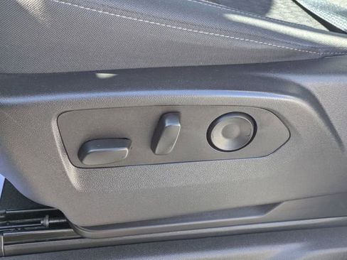 Used 2023 Chevrolet Silverado 1500 LT image 28