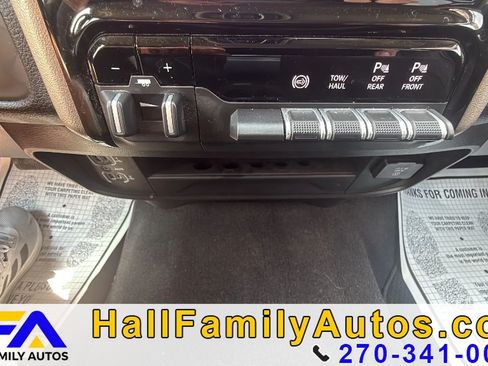 Used 2024 RAM 2500 Laramie AWD/4WD image 24