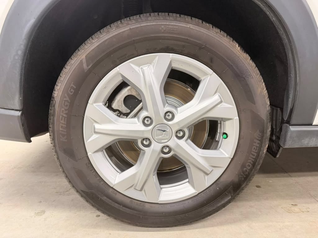 Certified 2025 Honda HR-V LX image 17
