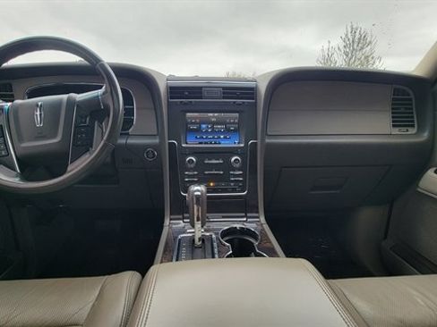 Used 2015 Lincoln Navigator 4WD image 15