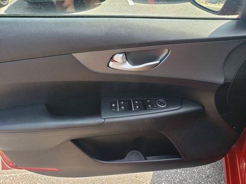 Used 2019 Kia Forte LXS FWD image 11