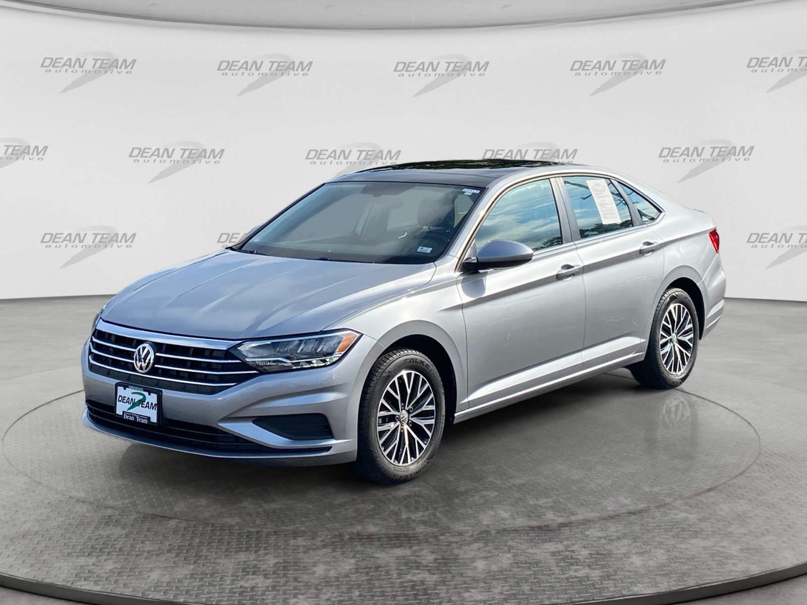 Used 2021 Volkswagen Jetta SE w/ SE Cold Weather Package FWD image 3