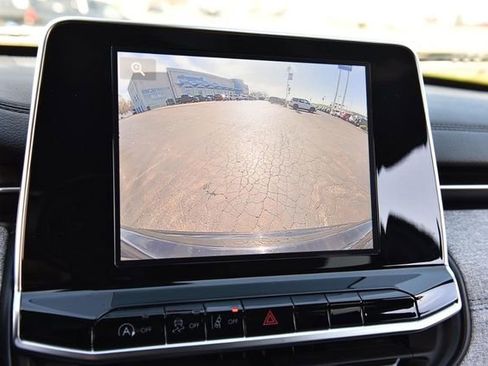 Used 2025 Jeep Compass Latitude image 13