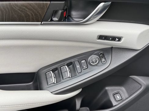 Used 2020 Honda Accord EX-L image 11
