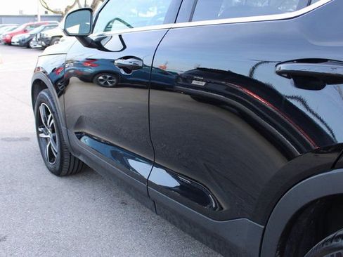 Used 2025 Volvo XC40 B5 Core image 48