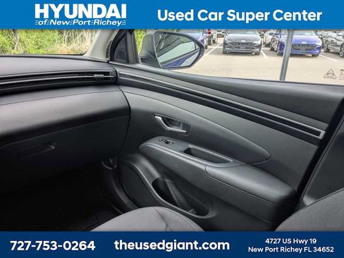 Certified 2024 Hyundai Tucson SE FWD image 17