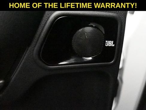 Used 2025 Toyota 4Runner Limited AWD/4WD image 32