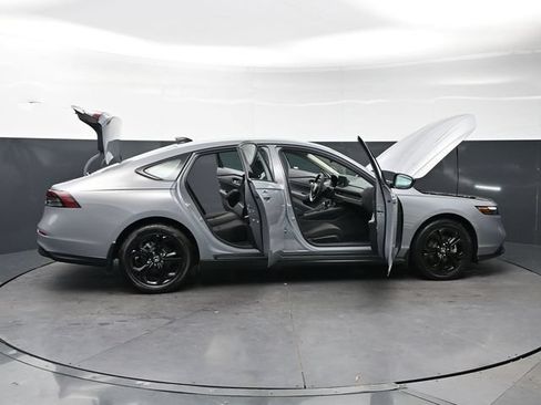 Certified 2025 Honda Accord SE image 37