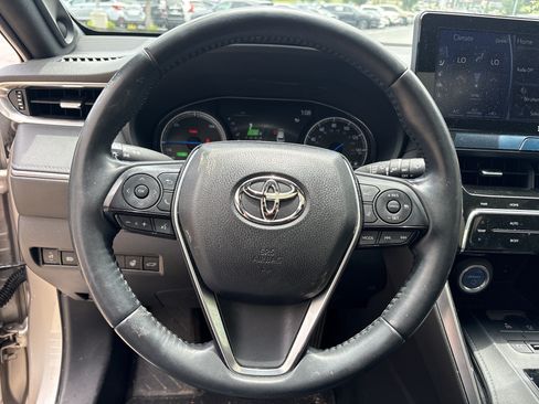 Used 2021 Toyota Venza Limited w/ Carpet Mat Package (TMS) AWD/4WD image 18