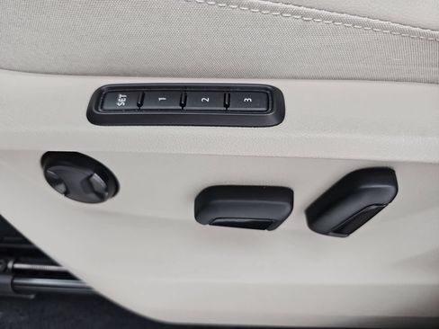 Used 2023 Volkswagen Atlas SEL R-Line AWD/4WD image 45