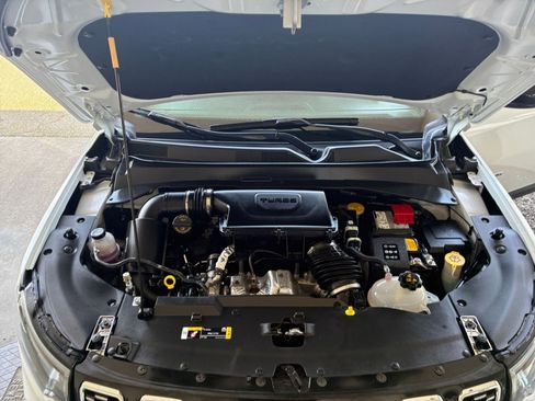 Used 2025 Jeep Compass Limited image 33