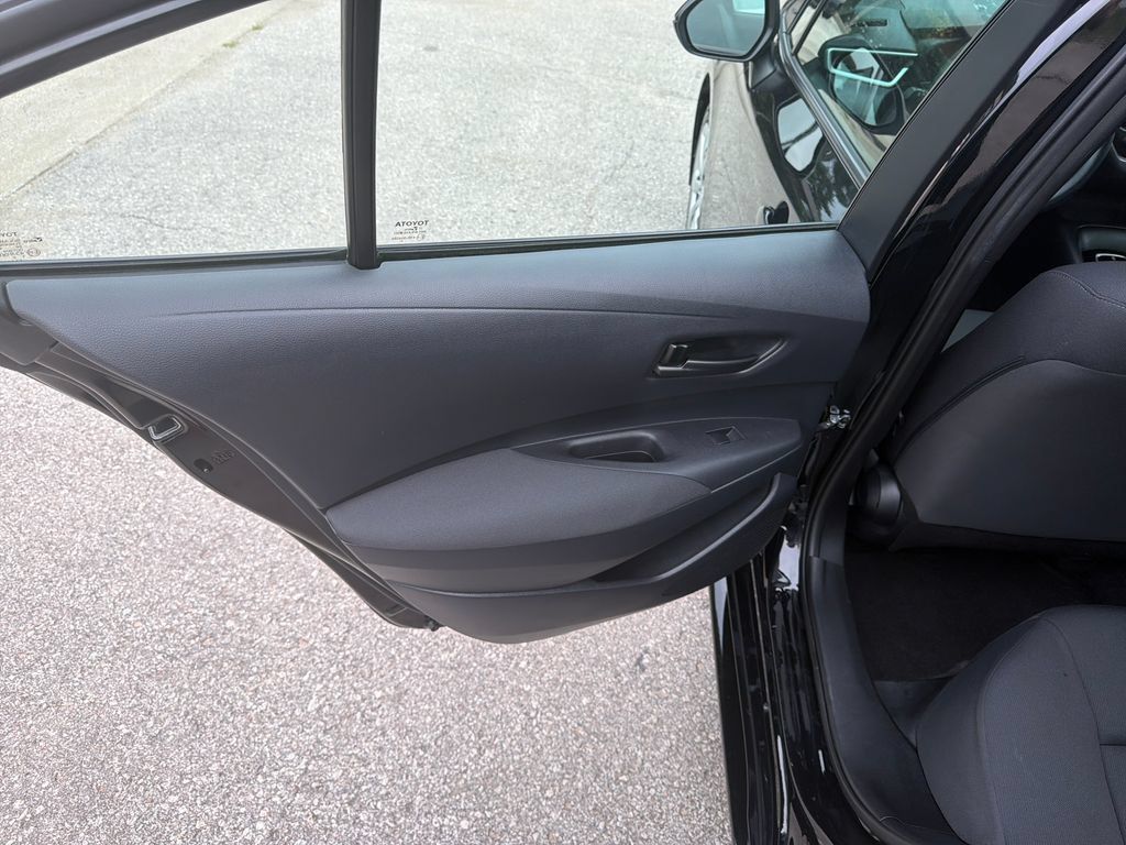 Used 2025 Toyota Corolla LE FWD image 35