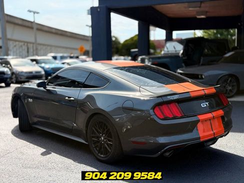 Used 2017 Ford Mustang GT RWD image 5