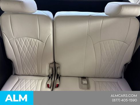 Used 2023 Buick Enclave Avenir w/ Avenir Technology Package AWD/4WD image 27