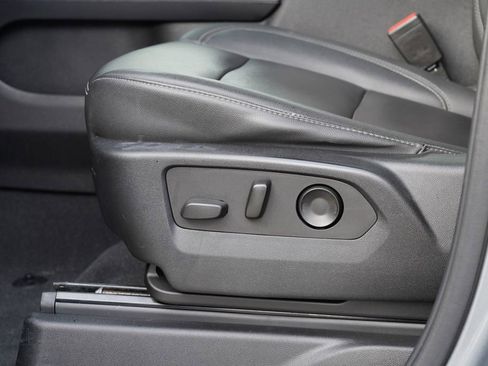 Used 2022 Chevrolet Tahoe Z71 w/ Off-Road Capability Package image 17