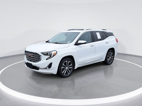 Used 2018 GMC Terrain Denali w/ Advanced Safety Package image 7