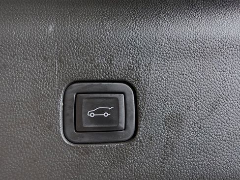 Used 2024 Buick Enclave Avenir image 35