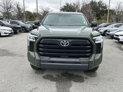 Used 2022 Toyota Tundra SR5 w/ SR5 Convenience Package image 9