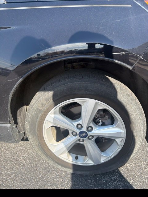 Used 2020 Ford Edge SE FWD image 3