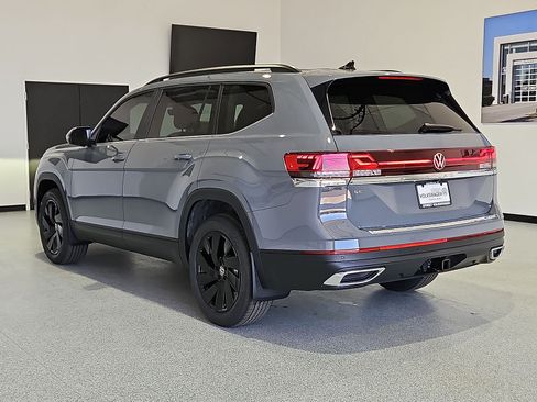 New 2026 Volkswagen Atlas SE FWD image 7