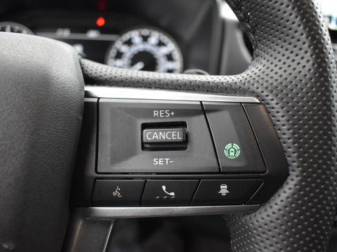 Used 2025 Mitsubishi Outlander SE image 7