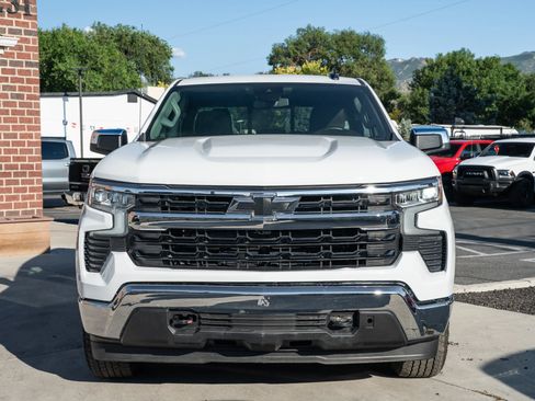 Used 2025 Chevrolet Silverado 1500 LT w/ LPO, Dark Essentials Package AWD/4WD image 4