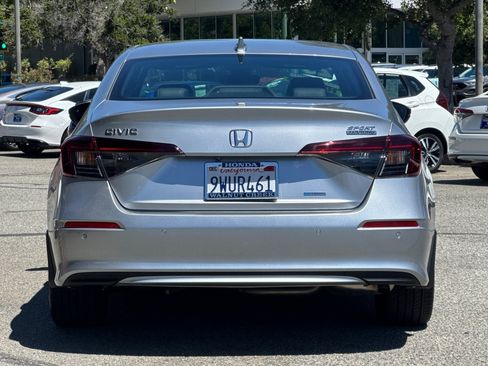 Used 2025 Honda Civic Sport Touring image 5