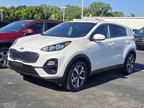 Used 2021 Kia Sportage LX AWD/4WD image 3