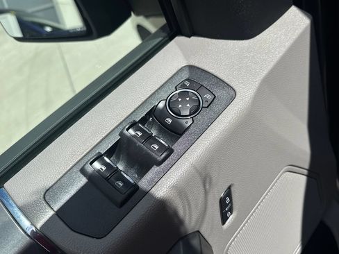 Used 2018 Ford F150 XLT w/ Equipment Group 302A Luxury AWD/4WD image 11