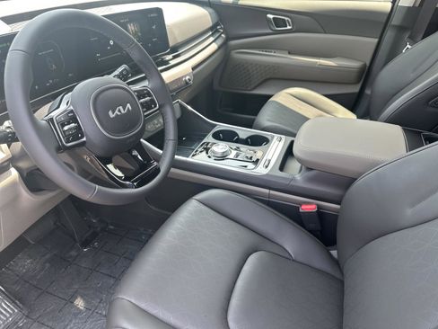 New 2025 Kia Carnival SX FWD image 11