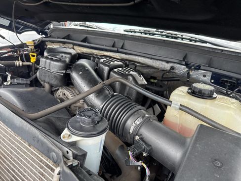 Used 2016 Ford F250 XLT w/ Snow Plow Prep Package image 12