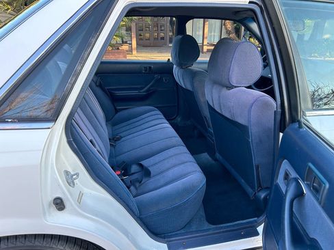 Used 1991 Toyota Camry Deluxe image 36