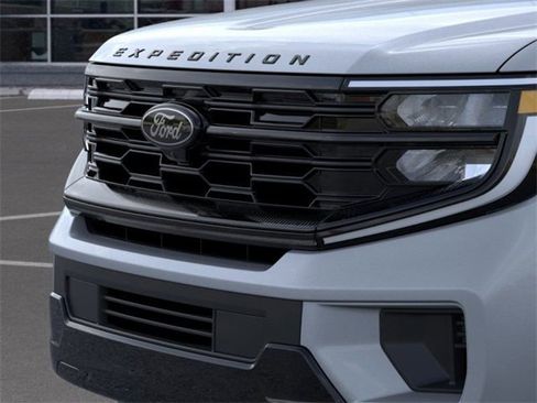 New 2025 Ford Expedition Platinum w/ Stealth Performance Package image 17