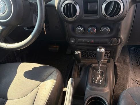Used 2016 Jeep Wrangler Sport w/ Connectivity Group AWD/4WD image 16