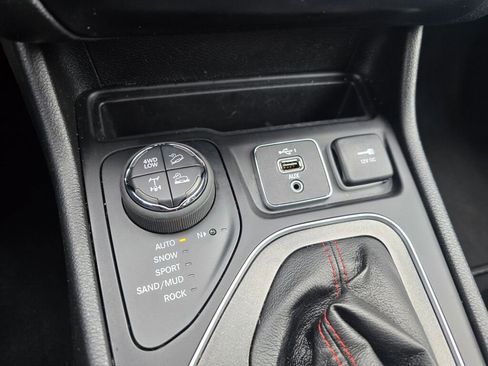 Used 2022 Jeep Cherokee Trailhawk w/ Trailer Tow Group image 31