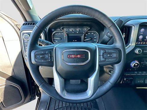 Used 2022 GMC Sierra 2500 SLT image 11