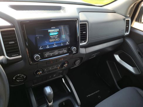 Used 2022 Nissan Frontier SV AWD/4WD image 24