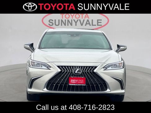 Used 2025 Lexus ES 300h w/ Premium Package FWD image 11